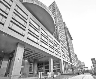 传统企业争相跨界数智赛道 老产品AI时代打开新天地