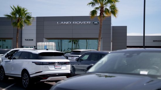 英国汽车制造商捷豹路虎因特朗普关税暂停向美国发货  第1张