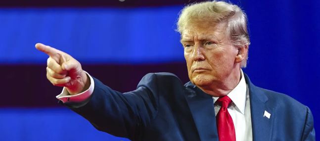 特朗普：考虑从哈佛大学撤款30亿美元，拨给全美职业学校  第1张