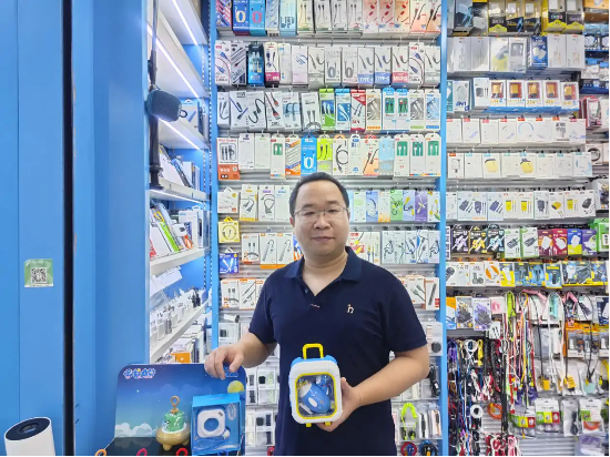 重生的TA | “24小时待机”的外贸人：他要靠“哆啦A梦”突围！  第1张